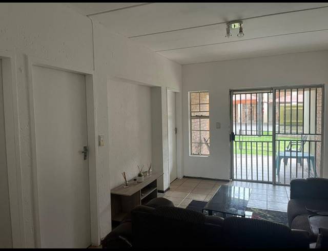 2 BEDROOM APARTMENT FOR SALE IN COMET